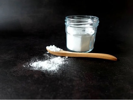 Le bicarbonate de soude réduit la sensation de brûlure