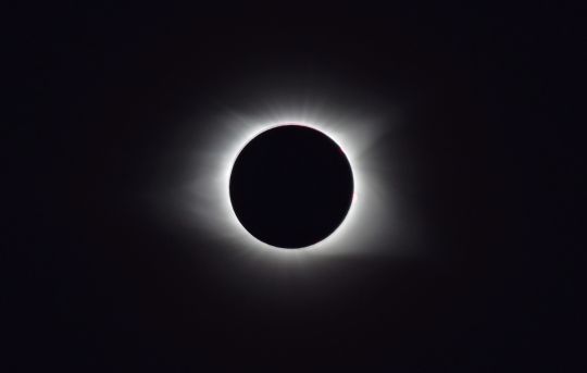Une éclipse solaire est un phénomène rare