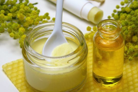 Nourrir sa peau avec de l'huile végétale ou du beurre de karité