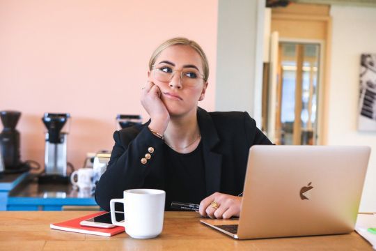 La charge mentale touche plus les femmes que les hommes