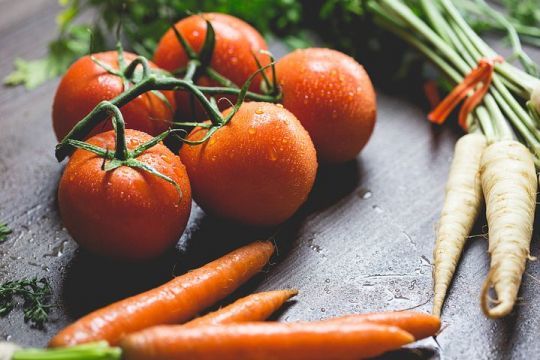La carotte et la tomate sont riches bêta carotène et en lycopène