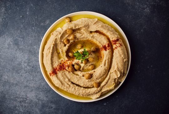 Les pois chiches peuvent être cuisinés en houmous