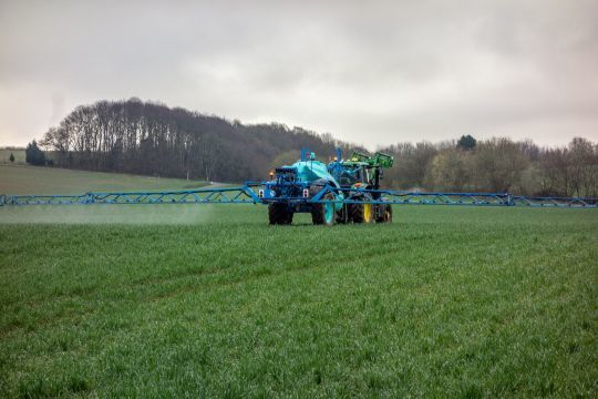 Les pesticides sont très utilisés en agriculture intensive