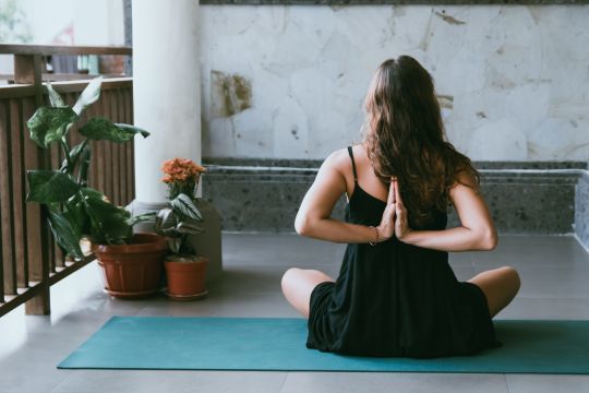 Le yoga améliore notre posture et renforce nos articulations 
