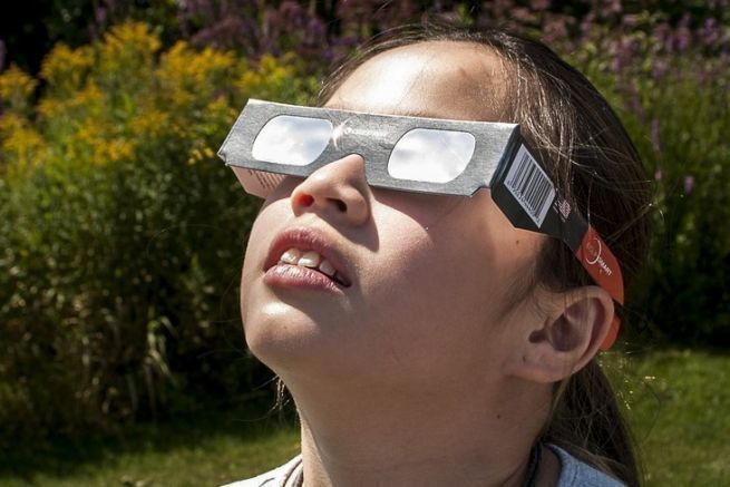 Eclipse solaire : comment l'observer en toute scurit ?